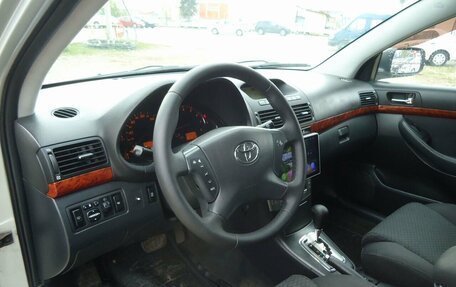 Toyota Avensis III рестайлинг, 2004 год, 699 000 рублей, 13 фотография