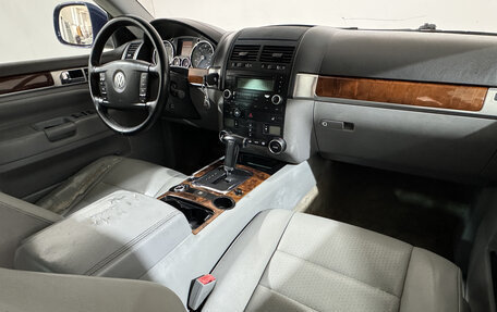 Volkswagen Touareg III, 2003 год, 650 000 рублей, 12 фотография