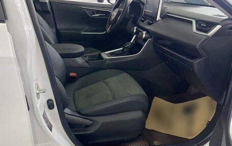 Toyota RAV4, 2022 год, 2 690 000 рублей, 3 фотография