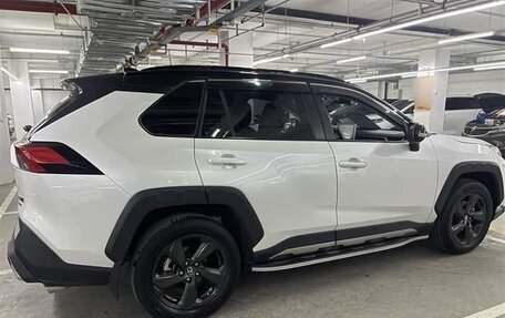 Toyota RAV4, 2022 год, 2 690 000 рублей, 11 фотография