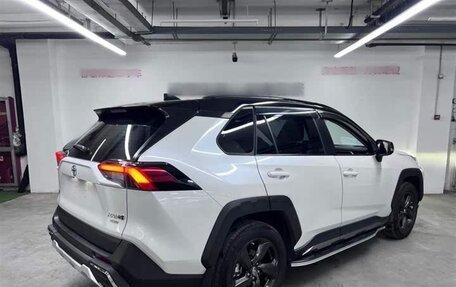 Toyota RAV4, 2022 год, 2 690 000 рублей, 10 фотография
