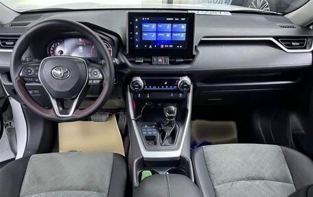 Toyota RAV4, 2022 год, 2 690 000 рублей, 14 фотография
