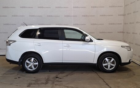 Mitsubishi Outlander III рестайлинг 3, 2012 год, 1 350 000 рублей, 4 фотография