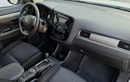 Mitsubishi Outlander III рестайлинг 3, 2012 год, 1 350 000 рублей, 12 фотография