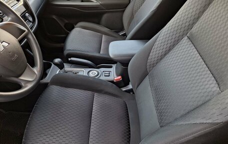 Mitsubishi Outlander III рестайлинг 3, 2012 год, 1 350 000 рублей, 10 фотография