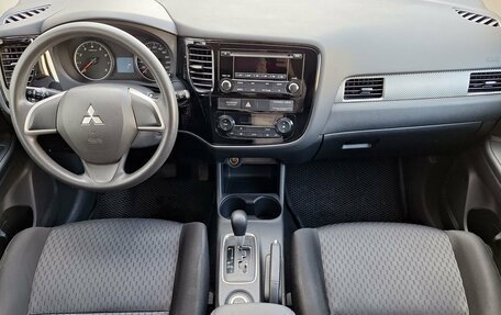 Mitsubishi Outlander III рестайлинг 3, 2012 год, 1 350 000 рублей, 13 фотография