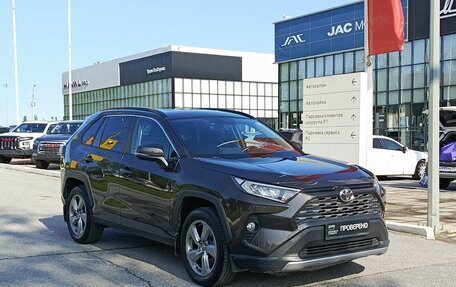 Toyota RAV4, 2021 год, 3 300 000 рублей, 3 фотография