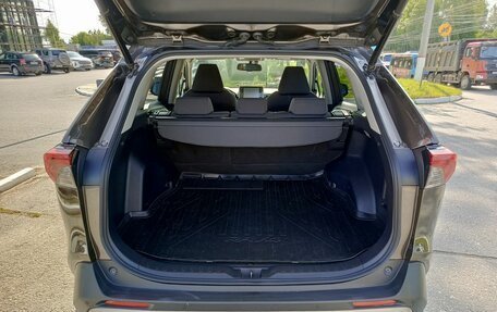 Toyota RAV4, 2021 год, 3 300 000 рублей, 12 фотография