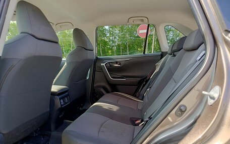 Toyota RAV4, 2021 год, 3 300 000 рублей, 15 фотография