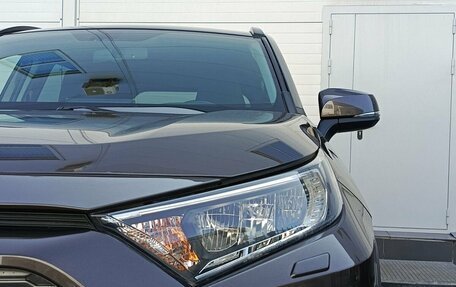 Toyota RAV4, 2021 год, 3 300 000 рублей, 21 фотография