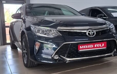 Toyota Camry, 2017 год, 2 250 000 рублей, 5 фотография