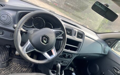 Renault Logan II, 2017 год, 425 000 рублей, 5 фотография