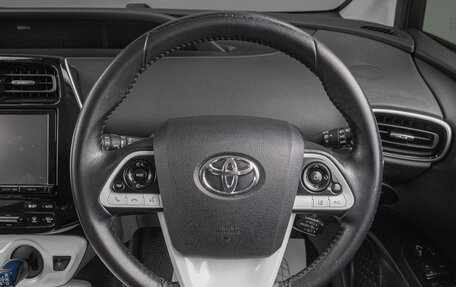 Toyota Prius IV XW50, 2016 год, 1 799 000 рублей, 10 фотография