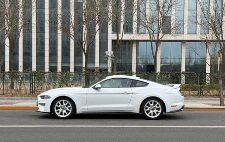 Ford Mustang VI рестайлинг, 2022 год, 2 650 008 рублей, 7 фотография