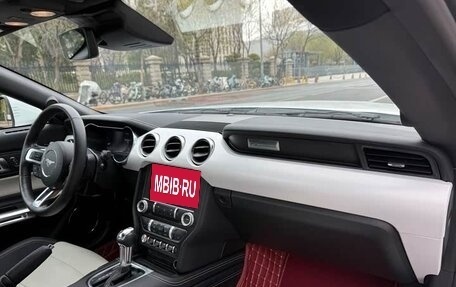 Ford Mustang VI рестайлинг, 2022 год, 2 650 008 рублей, 15 фотография