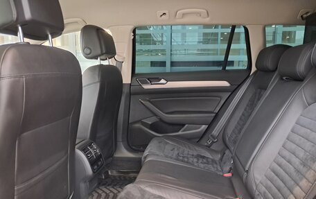 Volkswagen Passat B8 рестайлинг, 2018 год, 2 297 000 рублей, 12 фотография