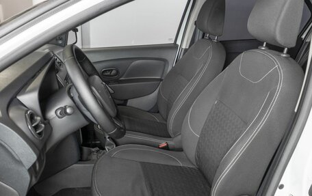 Renault Logan II, 2018 год, 930 700 рублей, 11 фотография