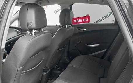 Opel Astra J, 2011 год, 820 000 рублей, 17 фотография