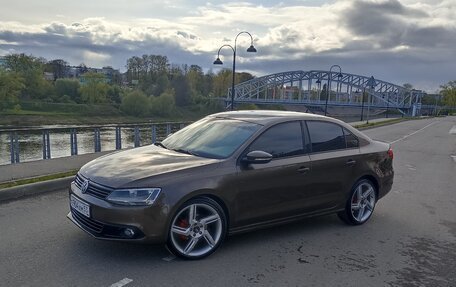 Volkswagen Jetta VI, 2011 год, 1 200 000 рублей, 5 фотография