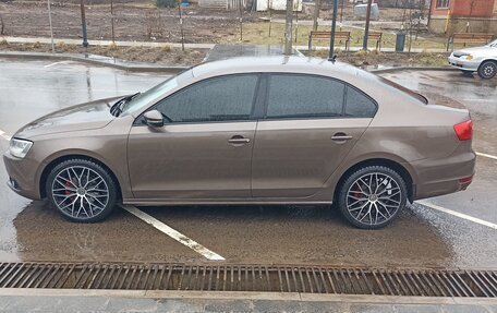 Volkswagen Jetta VI, 2011 год, 1 200 000 рублей, 2 фотография