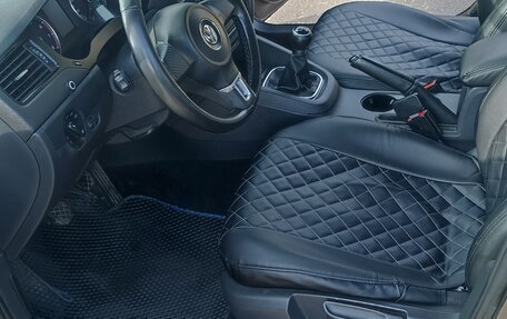 Volkswagen Jetta VI, 2011 год, 1 200 000 рублей, 14 фотография