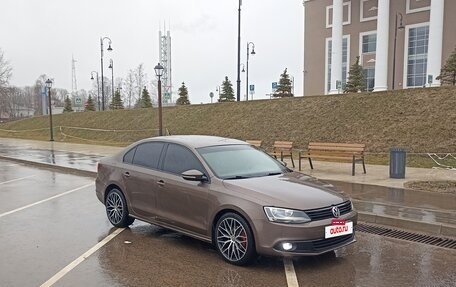 Volkswagen Jetta VI, 2011 год, 1 200 000 рублей, 3 фотография