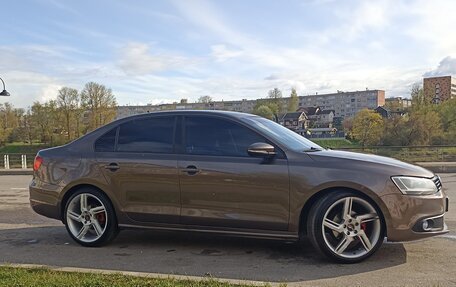 Volkswagen Jetta VI, 2011 год, 1 200 000 рублей, 24 фотография