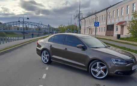 Volkswagen Jetta VI, 2011 год, 1 200 000 рублей, 20 фотография