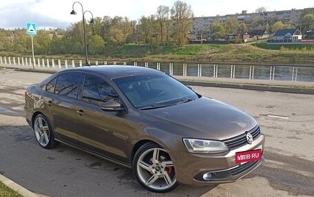 Volkswagen Jetta VI, 2011 год, 1 200 000 рублей, 26 фотография