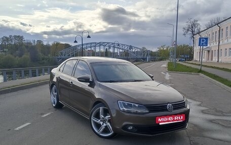 Volkswagen Jetta VI, 2011 год, 1 200 000 рублей, 28 фотография