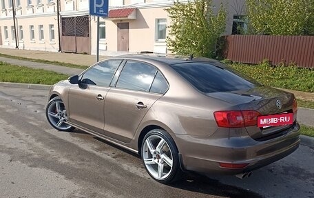 Volkswagen Jetta VI, 2011 год, 1 200 000 рублей, 25 фотография