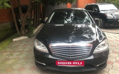 Mercedes-Benz S-Класс, 2011 год, 3 000 000 рублей, 3 фотография