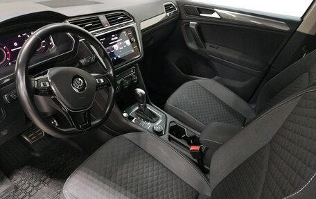 Volkswagen Tiguan II, 2019 год, 2 680 000 рублей, 6 фотография