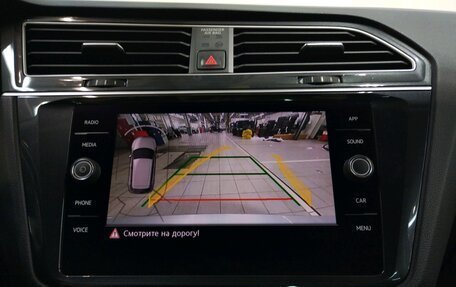 Volkswagen Tiguan II, 2019 год, 2 680 000 рублей, 20 фотография