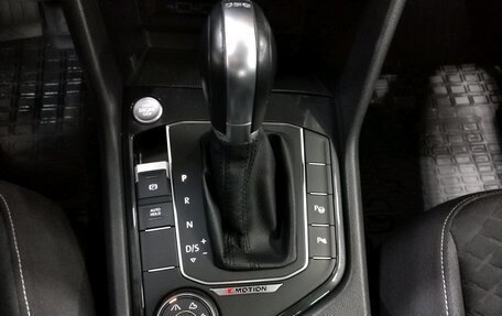 Volkswagen Tiguan II, 2019 год, 2 680 000 рублей, 15 фотография