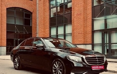 Mercedes-Benz E-Класс, 2019 год, 2 350 000 рублей, 1 фотография