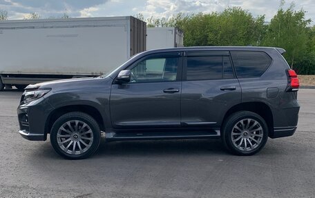 Toyota Land Cruiser Prado 150 рестайлинг 2, 2019 год, 5 700 000 рублей, 4 фотография