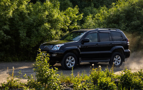 Toyota Land Cruiser Prado 120 рестайлинг, 2004 год, 1 680 000 рублей, 2 фотография