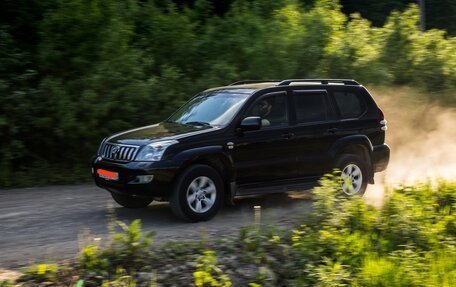 Toyota Land Cruiser Prado 120 рестайлинг, 2004 год, 1 680 000 рублей, 10 фотография