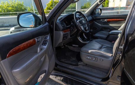 Toyota Land Cruiser Prado 120 рестайлинг, 2004 год, 1 680 000 рублей, 14 фотография