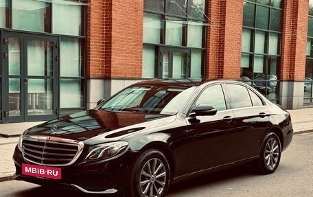 Mercedes-Benz E-Класс, 2019 год, 2 350 000 рублей, 6 фотография