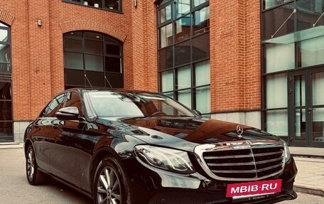 Mercedes-Benz E-Класс, 2019 год, 2 350 000 рублей, 5 фотография