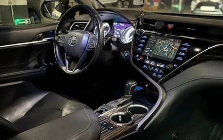 Toyota Camry, 2018 год, 3 129 000 рублей, 9 фотография