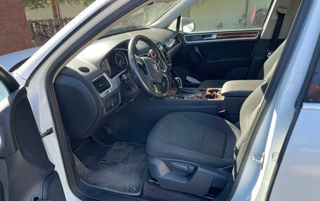 Volkswagen Touareg III, 2011 год, 1 700 000 рублей, 6 фотография