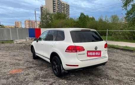 Volkswagen Touareg III, 2011 год, 1 700 000 рублей, 3 фотография