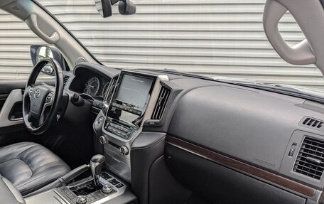 Toyota Land Cruiser 200, 2019 год, 6 950 000 рублей, 11 фотография