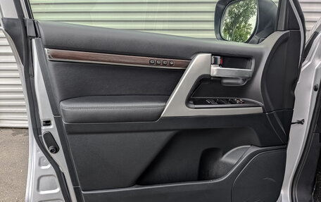 Toyota Land Cruiser 200, 2019 год, 6 950 000 рублей, 19 фотография