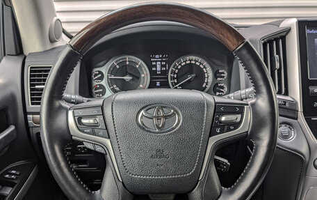 Toyota Land Cruiser 200, 2019 год, 6 950 000 рублей, 22 фотография