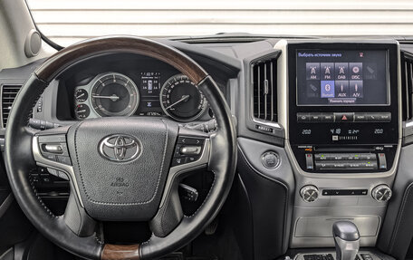 Toyota Land Cruiser 200, 2019 год, 6 950 000 рублей, 26 фотография