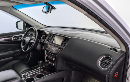 Nissan Pathfinder, 2015 год, 1 950 000 рублей, 13 фотография
